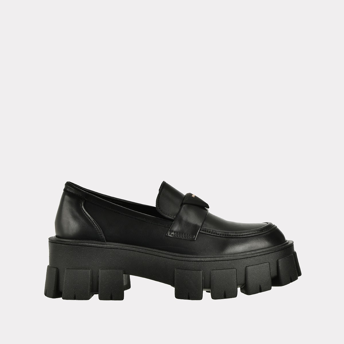 

Лоферы женские Versiya shop SK-113 черные 41 RU, Черный, SK-113