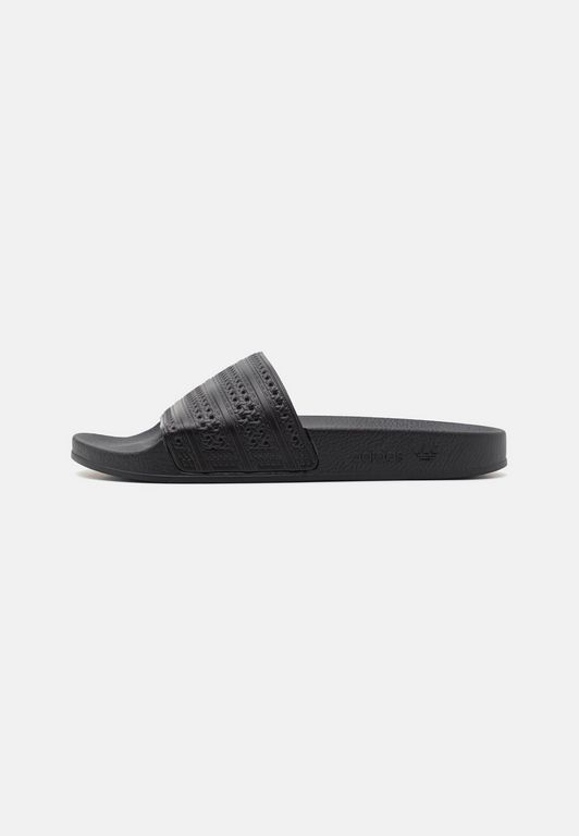Сланцы унисекс Adidas AD115G02I черные 38 EU 7290₽