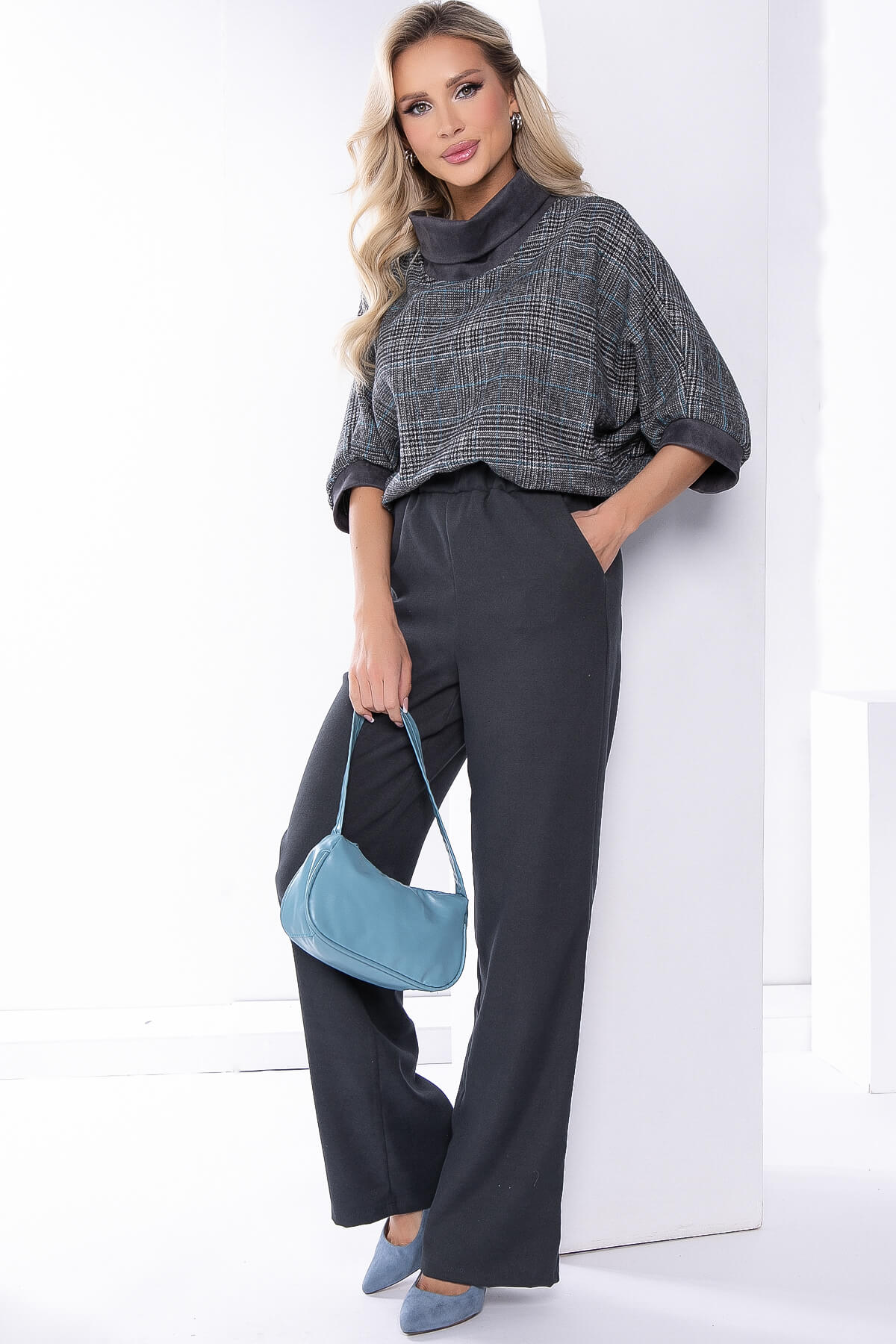 

Костюм женский LT Collection Барбара серый 56 RU, Барбара