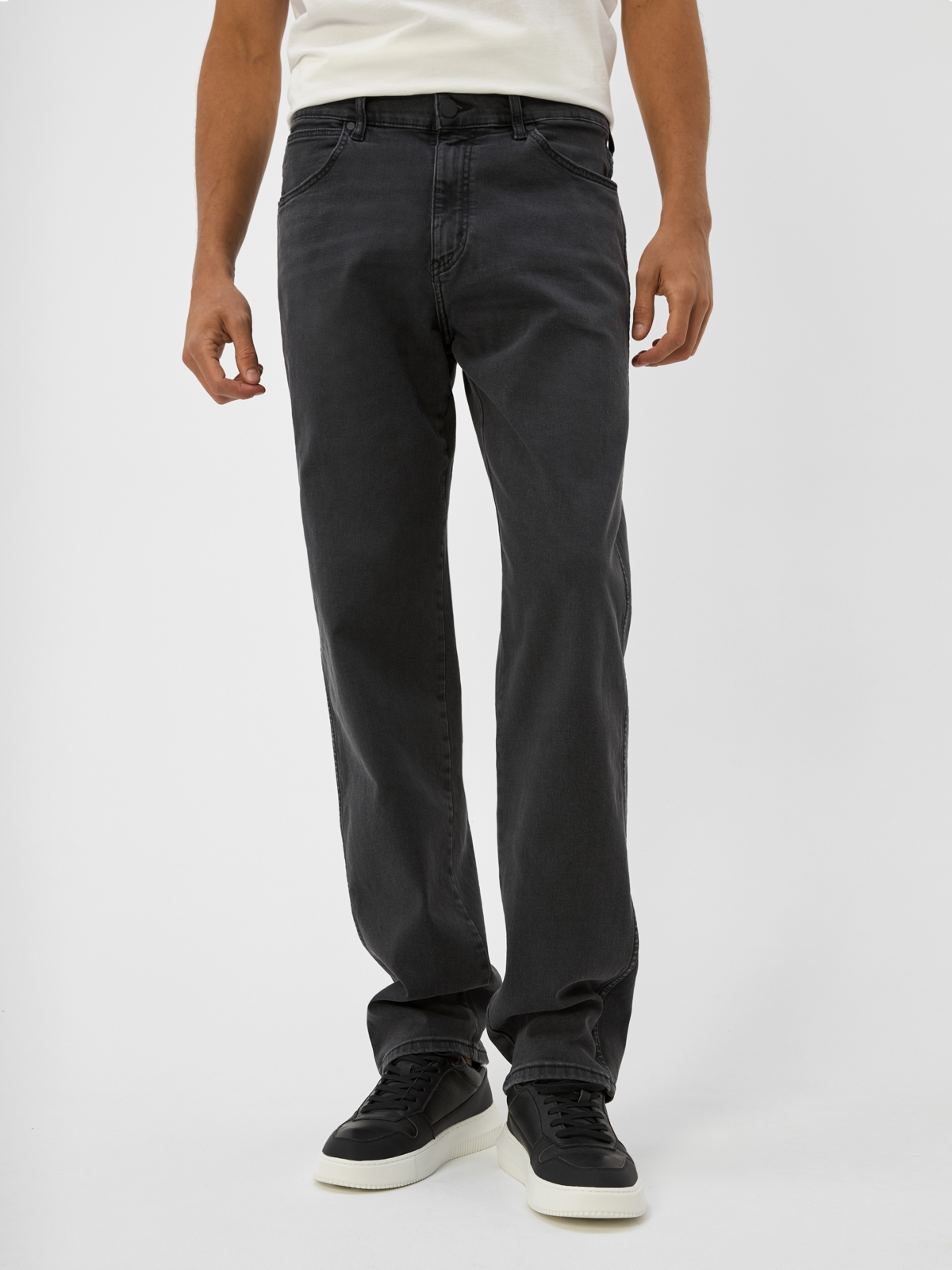 

Джинсы мужские Wrangler W16VHP363 черные 29/32, Черный, W16VHP363