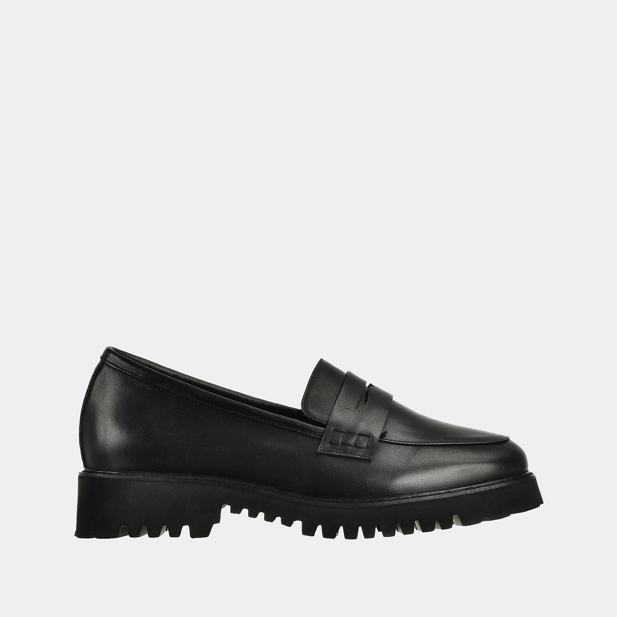 

Лоферы женские Versiya shop P108-285 черные 36 RU, P108-285
