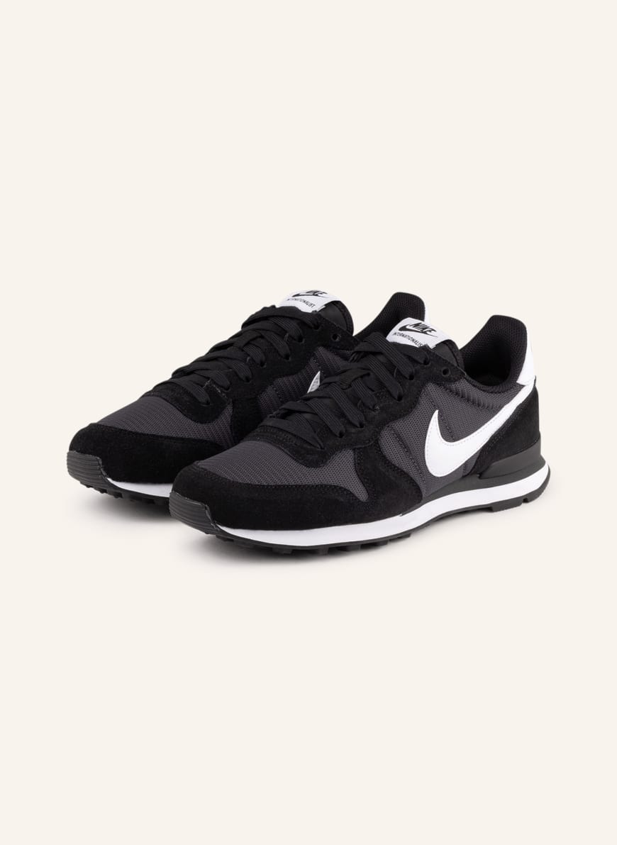 Кроссовки женские Nike 1001242540 черные 36 RU (доставка из-за рубежа)