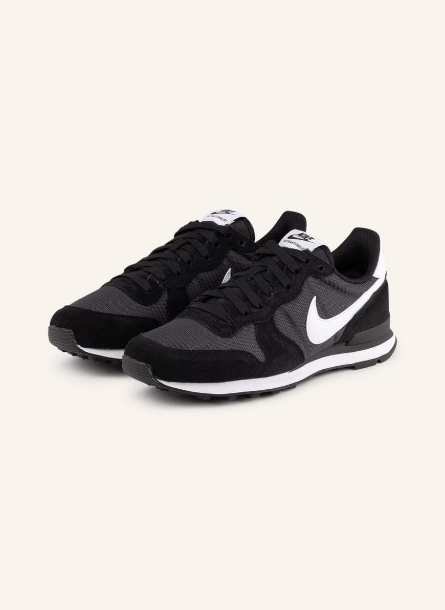 Кроссовки женские Nike 1001242540 черные 36.5 RU (доставка из-за рубежа)