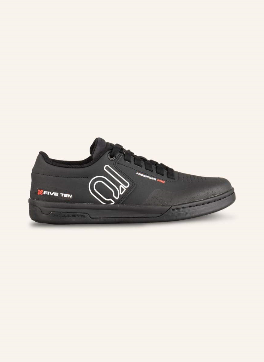 

Кроссовки мужские Adidas 1001201065 черные 42.5 EU (доставка из-за рубежа), Черный, 1001201065
