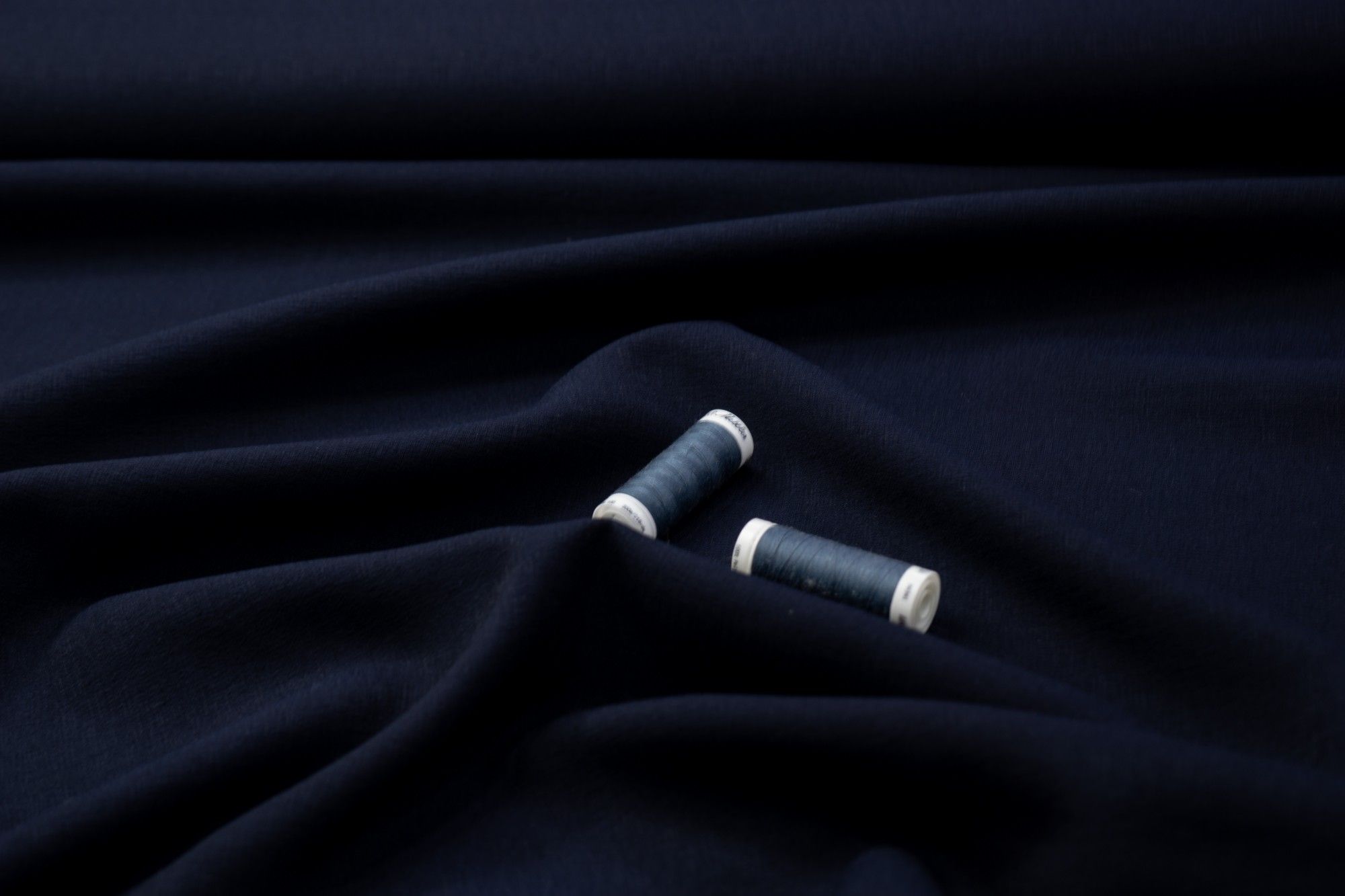 Ткань UNOFABRIC BEBM565 Плательная вискоза фактурная темно-синяя 100x142 см
