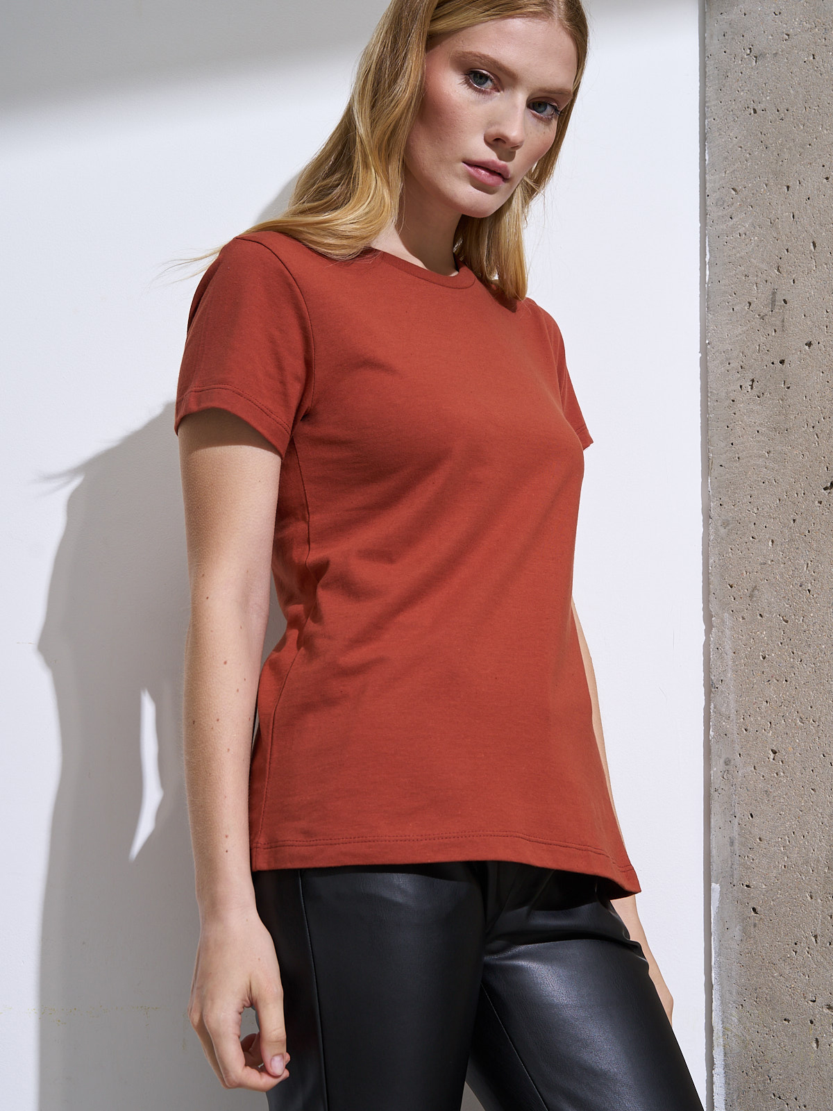 

Футболка женская Uzcotton W-F коричневая M, Коричневый, W-F