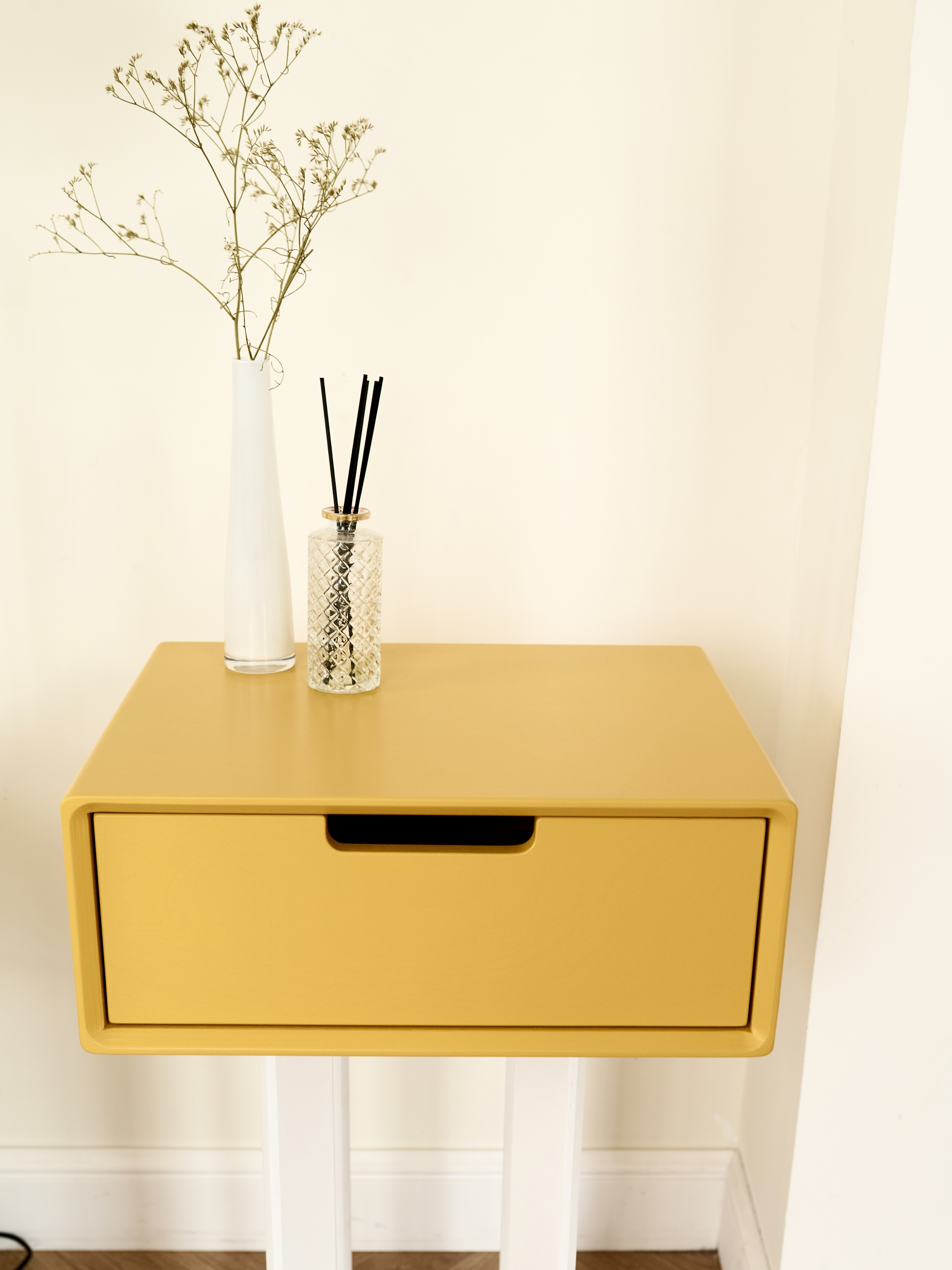 Тумба подвесная прикроватная SUN мебель из дерева, желтый, эмаль