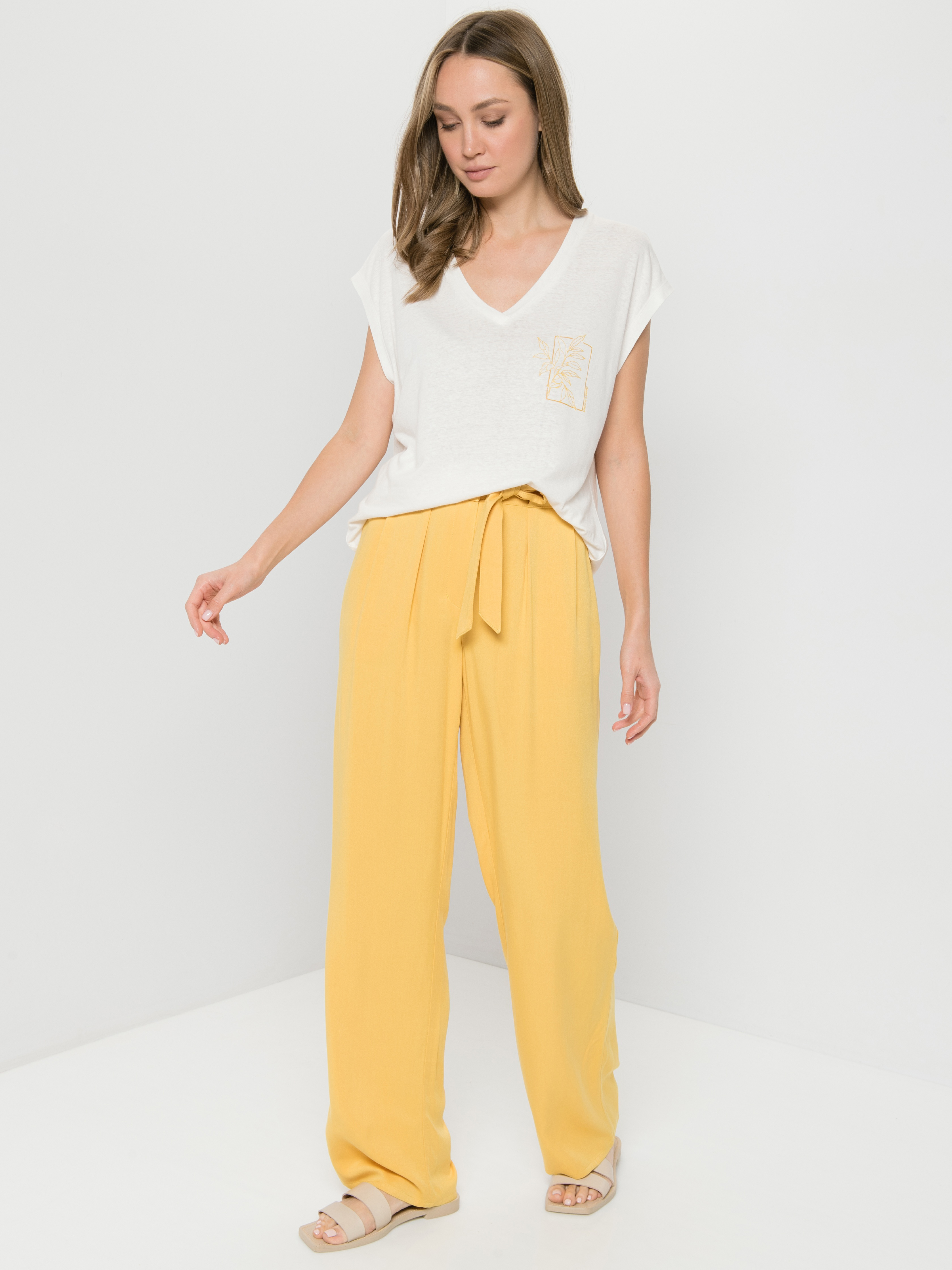 

Футболка женская Gerry Weber 770257-35033-99700 белая 38, 770257-35033-99700