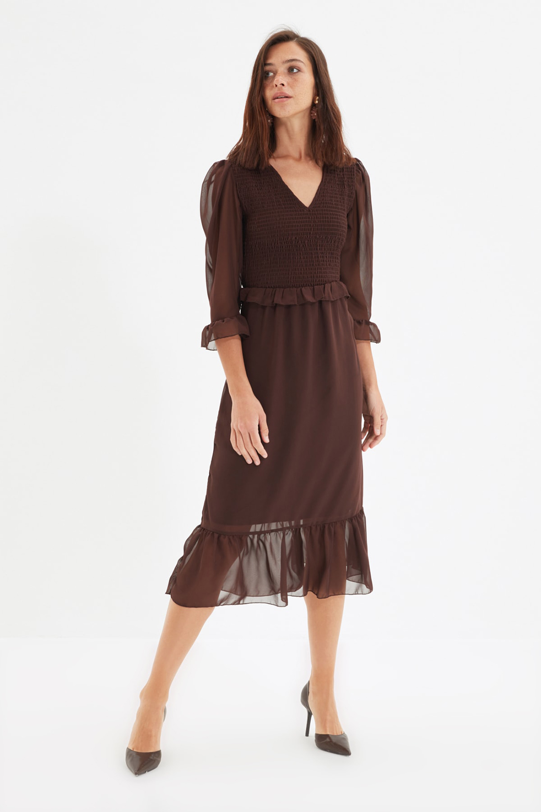 

Платье женское Trendyol TWOAW22EL1192 коричневое 34, TWOAW22EL1192