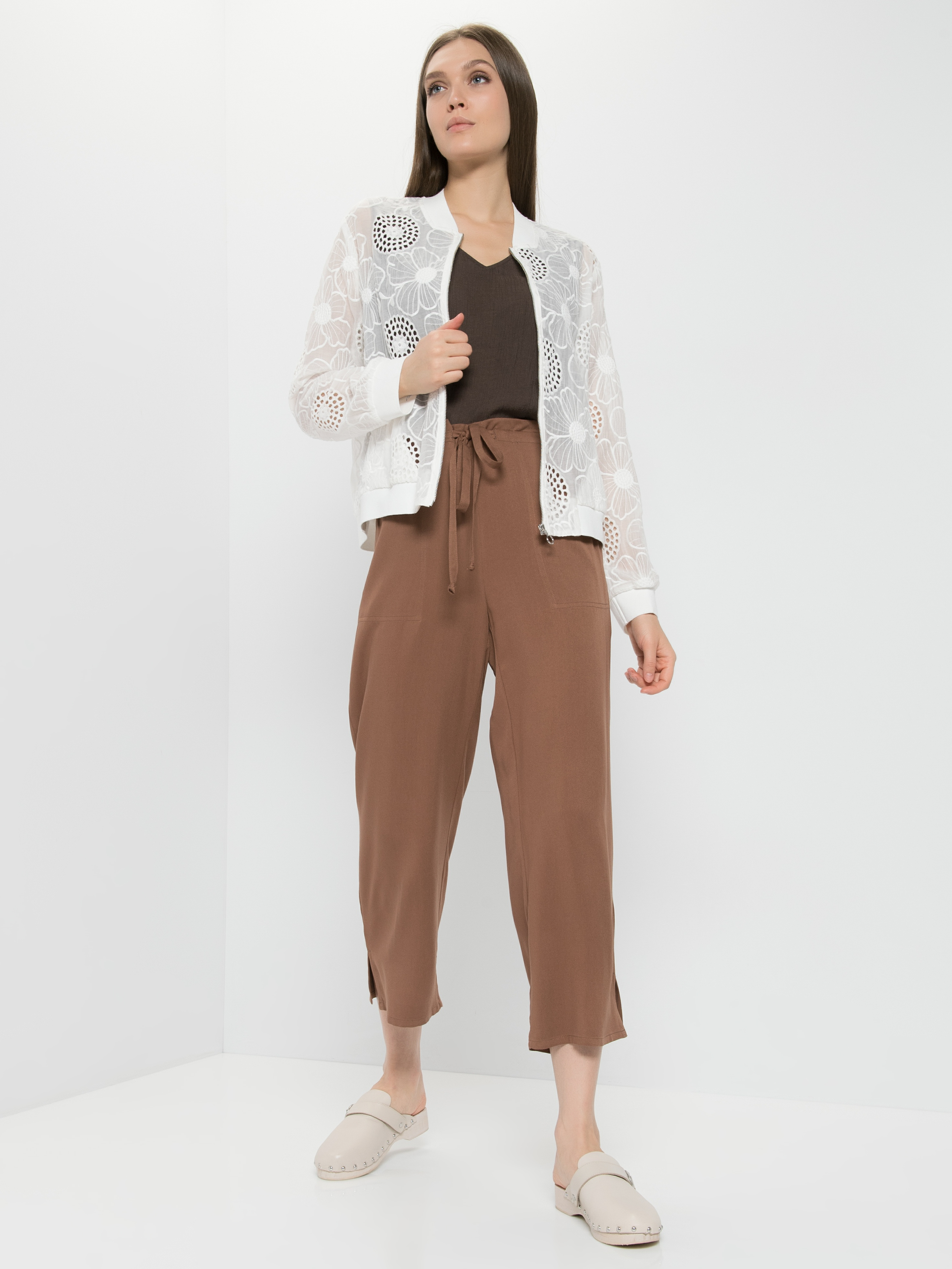 

Ветровка женская Gerry Weber 730034-31265-99700 белая 46, 730034-31265-99700