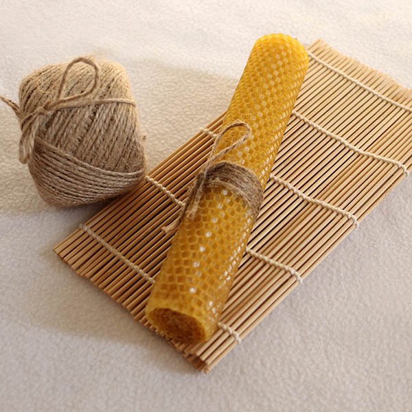 фото Свеча из вощины с лавандой от zdravnica.shop