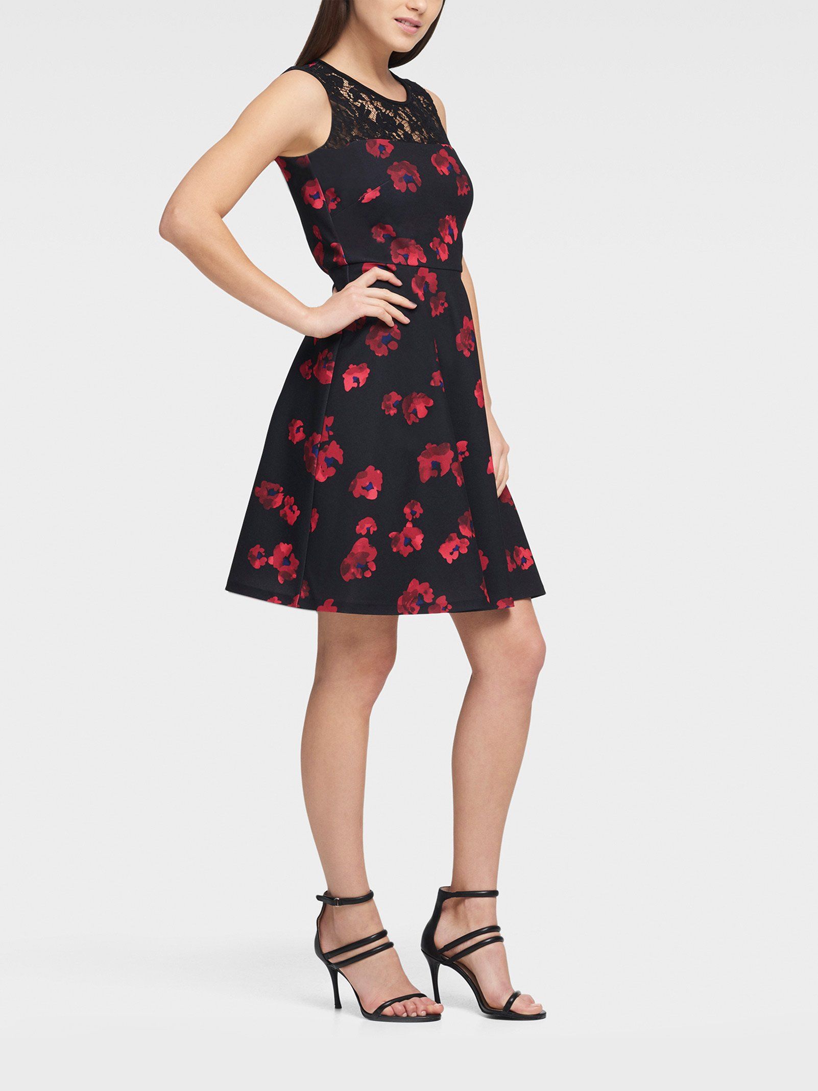 

Платье женское DKNY DD8F1124 черное 42, DD8F1124
