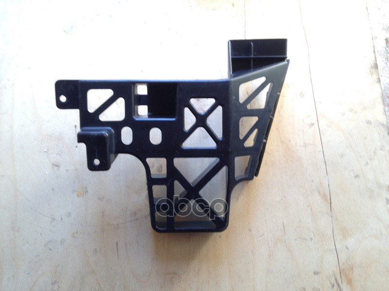 

MAZDA BR5S502A1 Кронштейн бампера