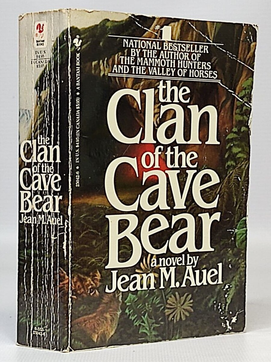 фото Книга the clan of the cave bear bantam