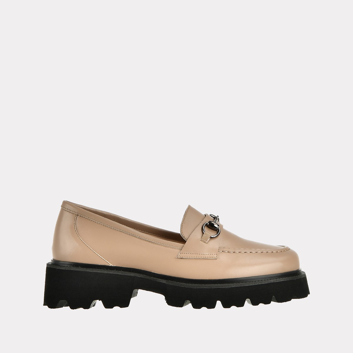 

Лоферы женские Versiya shop P108-290 бежевые 39 RU, P108-290