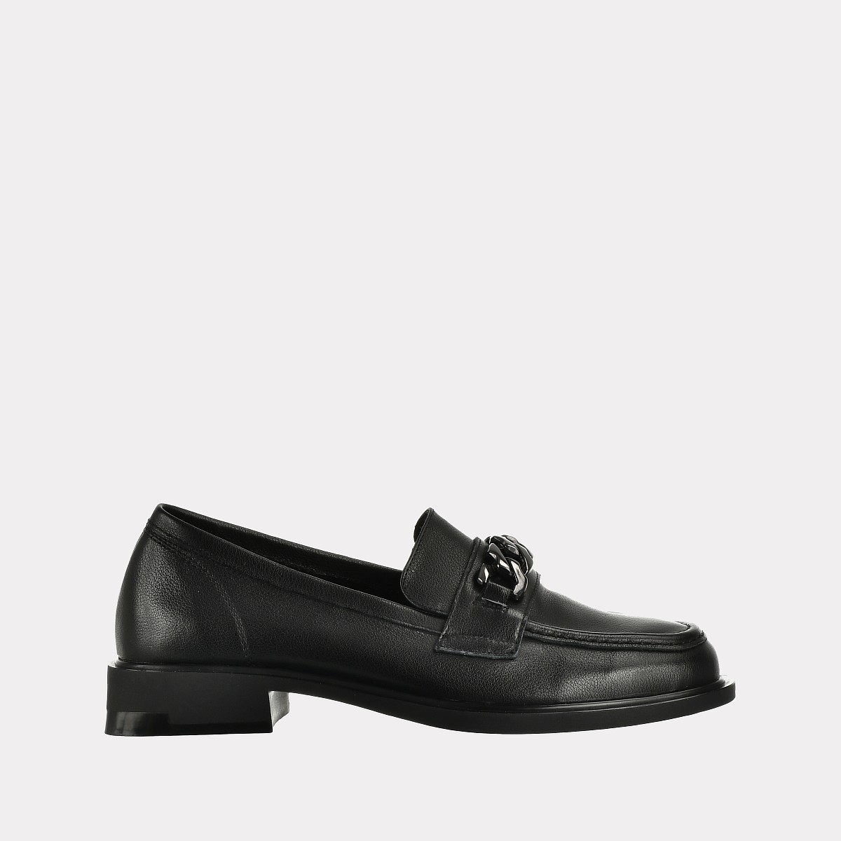 

Лоферы женские Versiya shop PF2405-E1556 черные 38 RU, PF2405-E1556