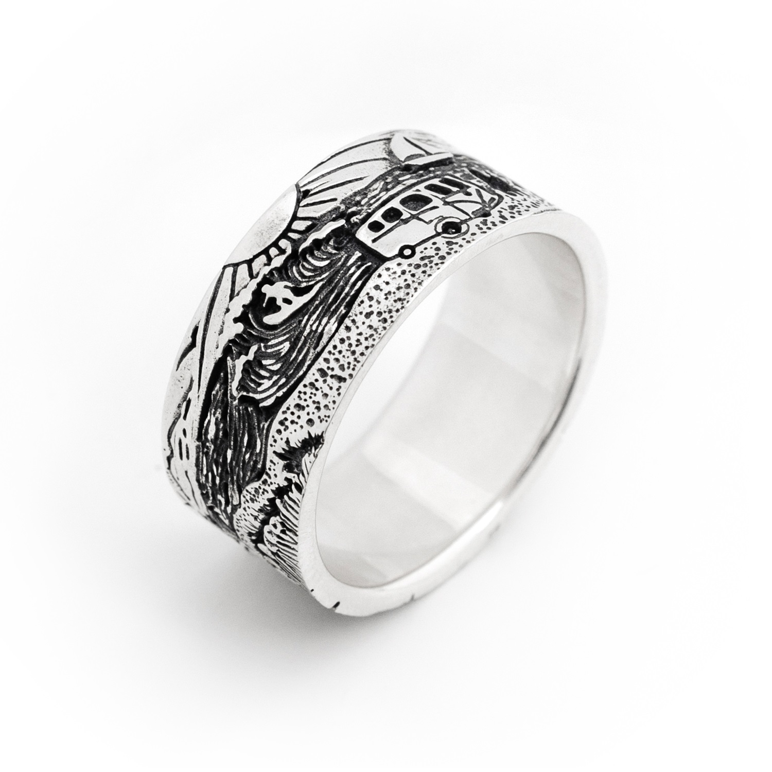 

Кольцо из серебра р. 19 ЯХОНТ Золотой 255997, 255997