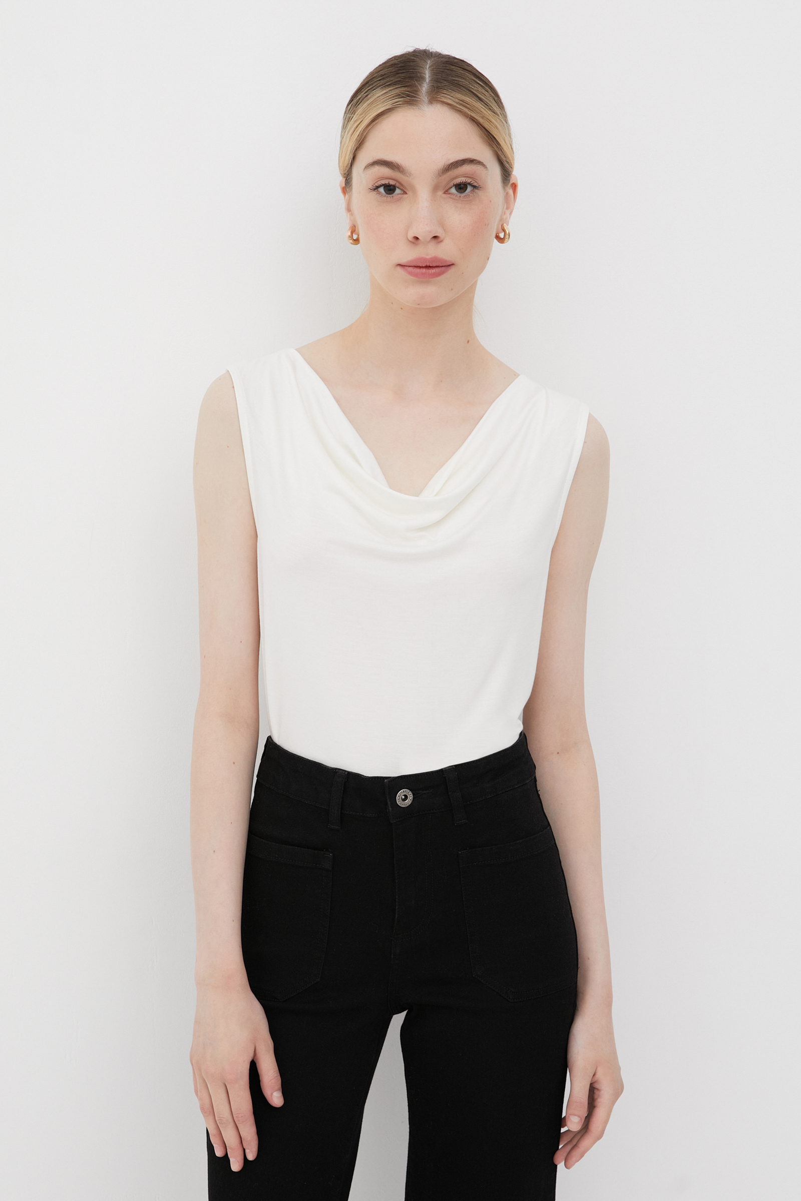 

Майка женская Finn Flare BAS-10050 белая XL, BAS-10050