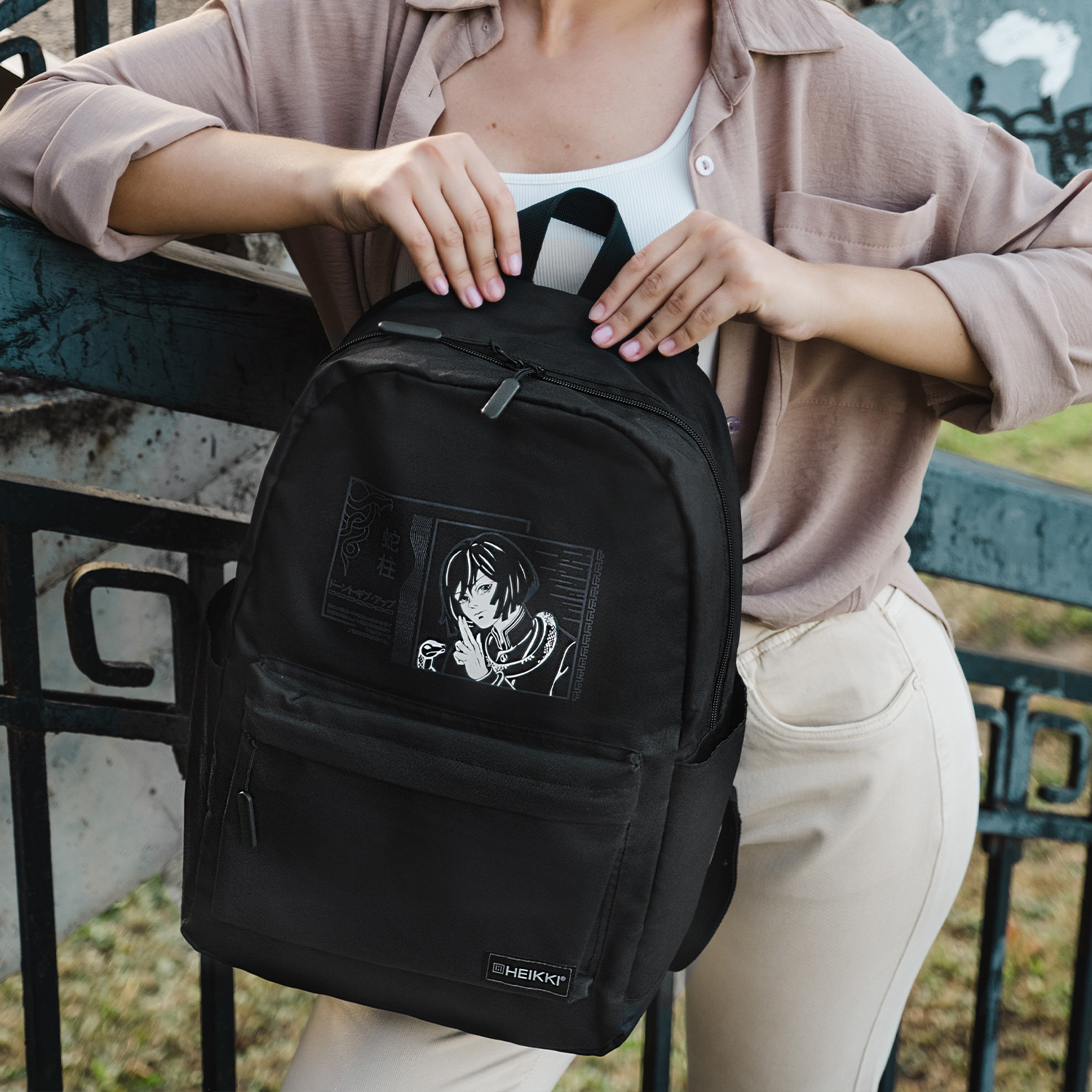 Рюкзак женский для подростка Heikki Energetic Mood Obanai черный 43х30х16 см 2679₽