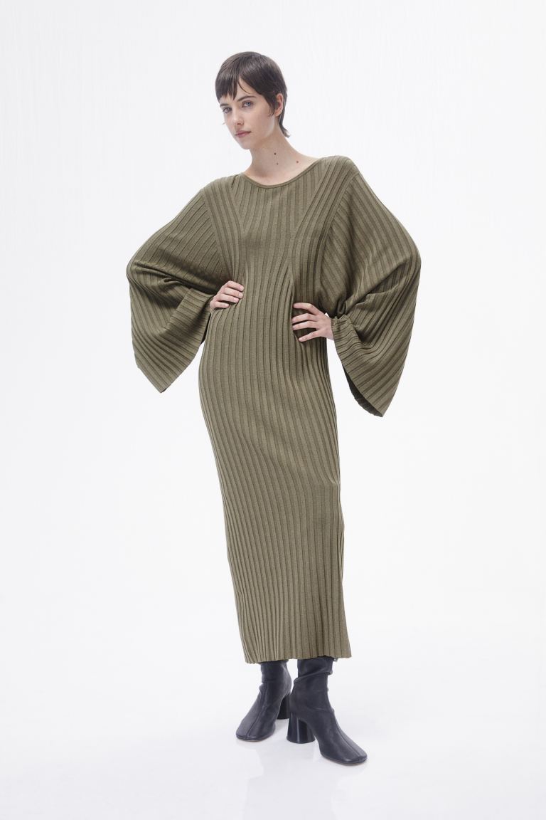 

Платье женское H&M 1133911003 хаки XS (доставка из-за рубежа), 1133911003