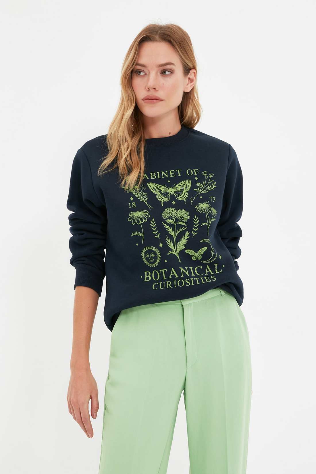 

Свитшот женский Trendyol TWOAW22SW1859 синий XS, TWOAW22SW1859