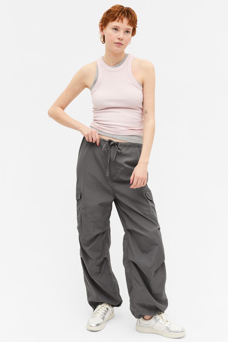 

Брюки женские Monki 1132247004 серые 38 EU (доставка из-за рубежа), Серый, 1132247004