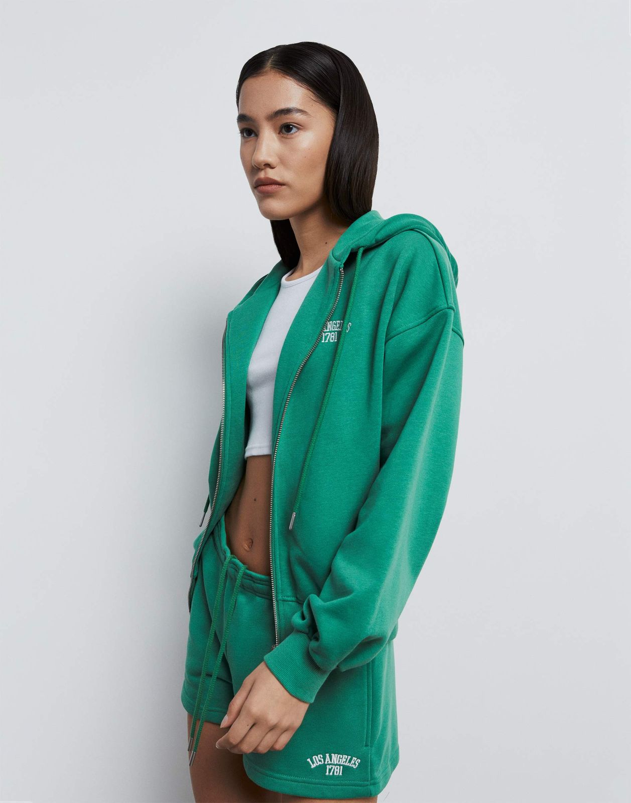 Толстовка женская Gloria Jeans GAC022592 зеленый S164 3199₽