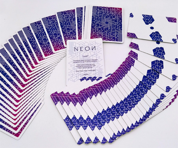 

Карты Bicycle Neon Aurora