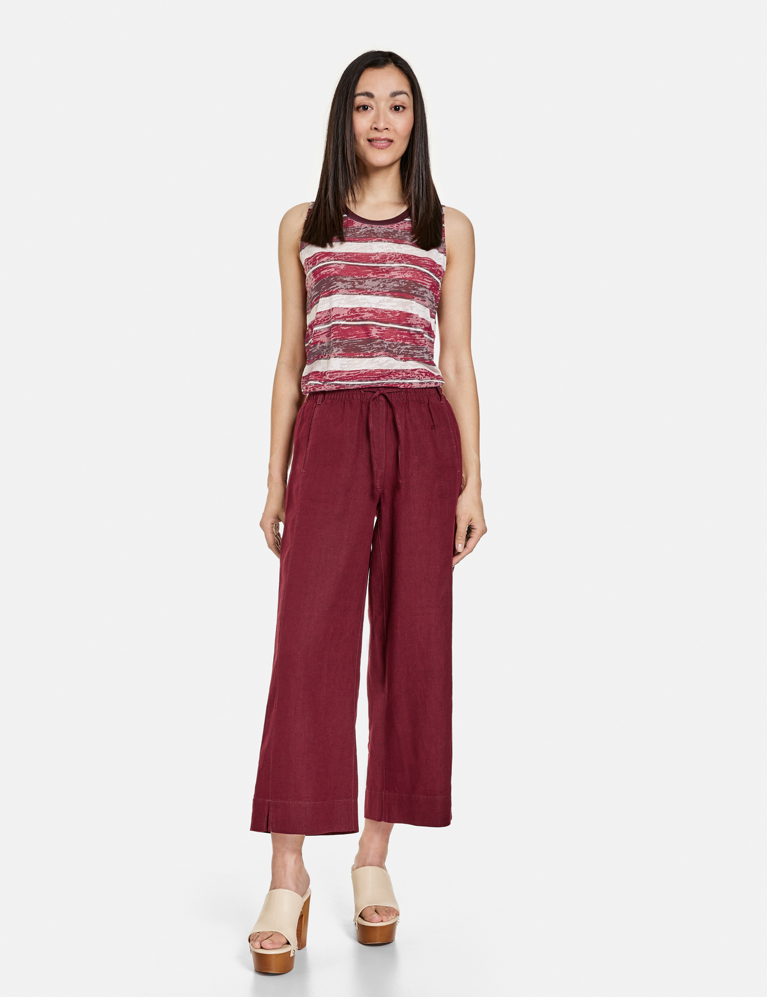 

Брюки женские Gerry Weber 622169-66225-60693- бордовые 38R, 622169-66225-60693-