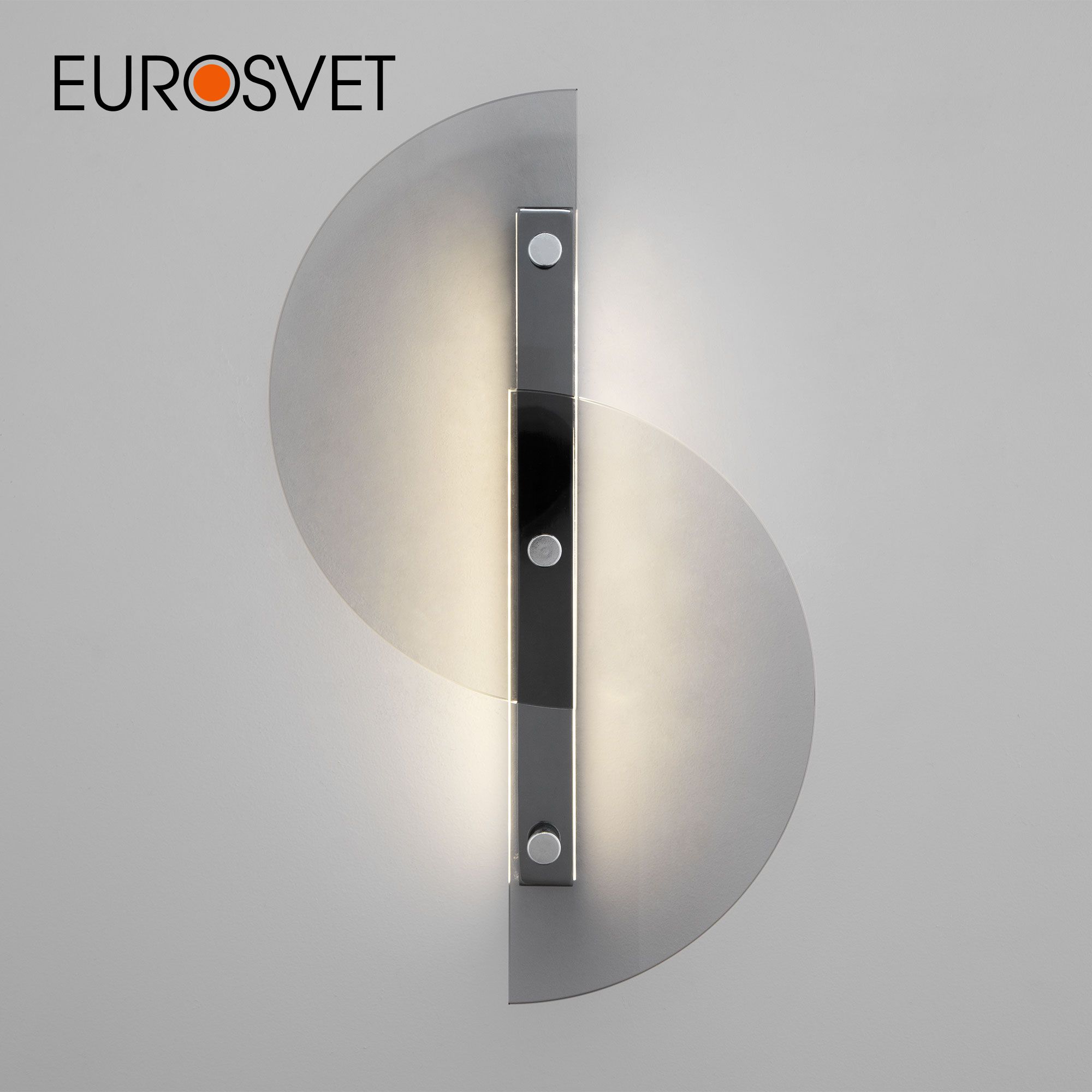 

Настенный светильник Eurosvet Colour 40160 LED хром с декором из дымчатого стекла