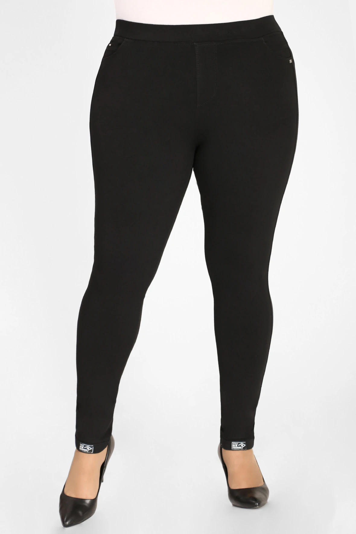 

Джинсы женские AlmondShop 1У-52 905.1.С1 черные 58 RU, 1У-52 905.1.С1