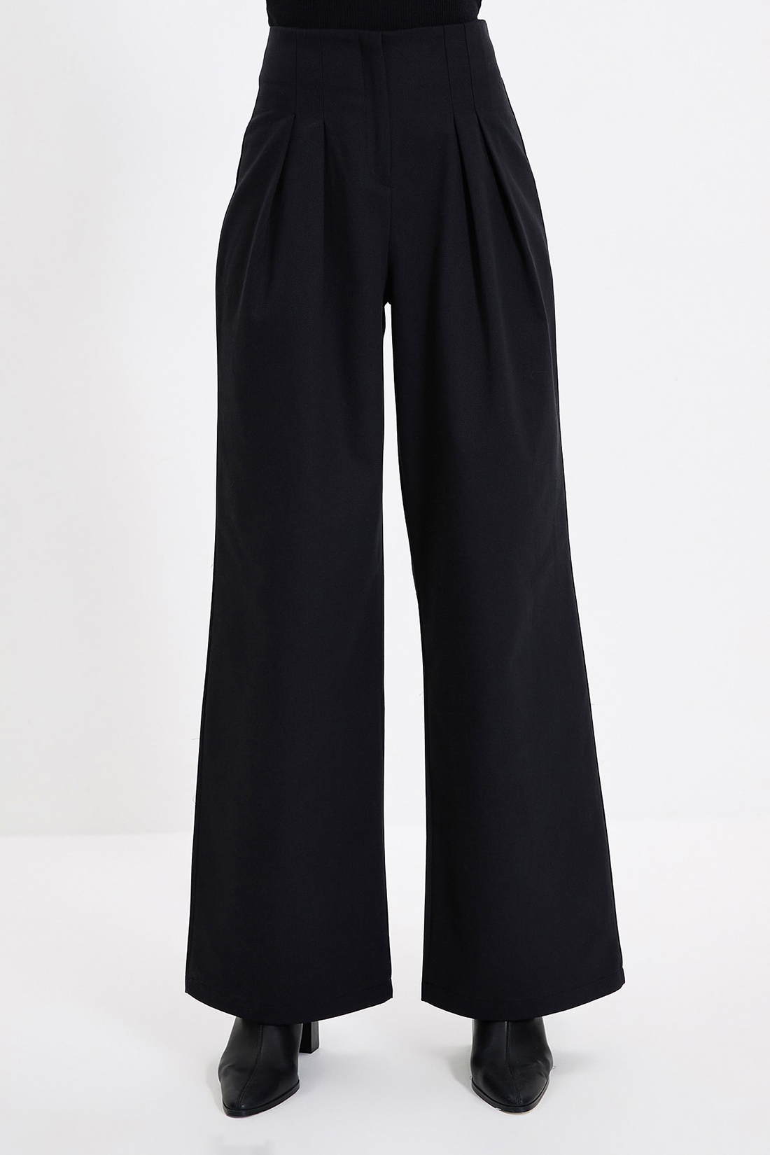 

Брюки женские Trendyol TWOAW22PL0476 черные 36, TWOAW22PL0476