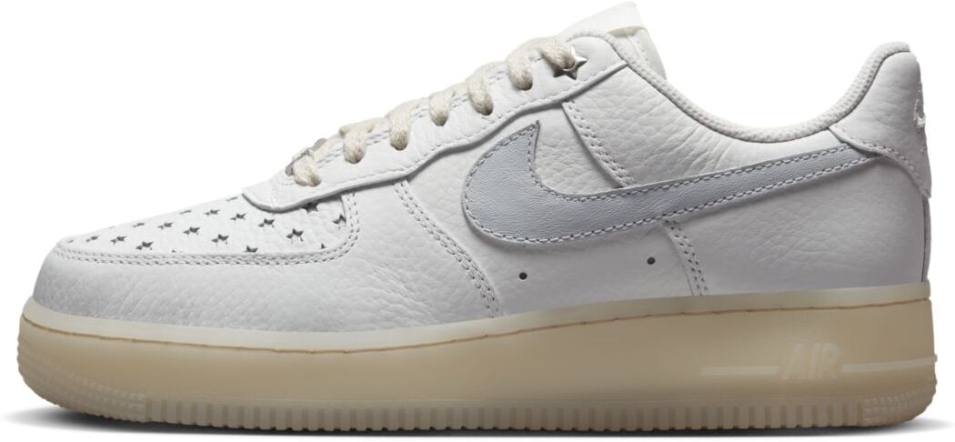 

Кеды женские Nike W Air Force 1 '07 белые 9 US, Белый, W Air Force 1 '07