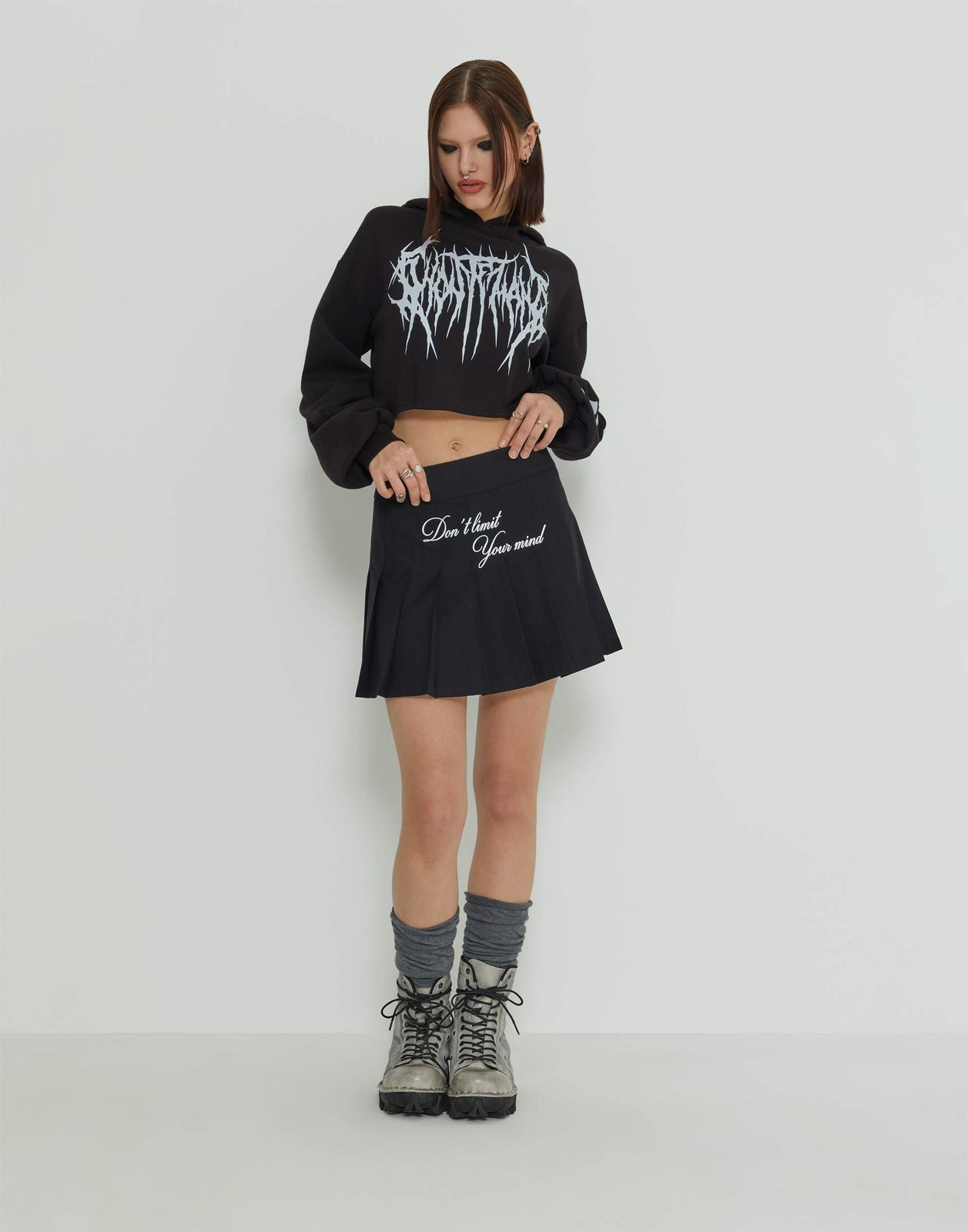 

Юбка для девочки Gloria Jeans GSH011320 черный 8-10л/140, GSH011320