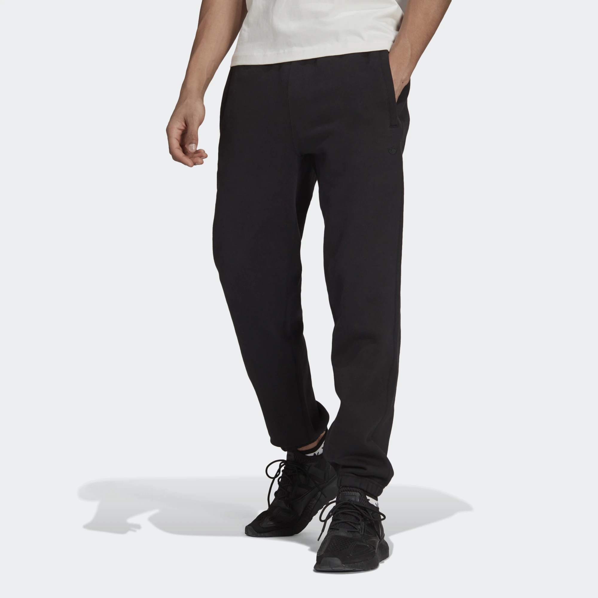 

Спортивные брюки женские Adidas H11379 черные S, H11379