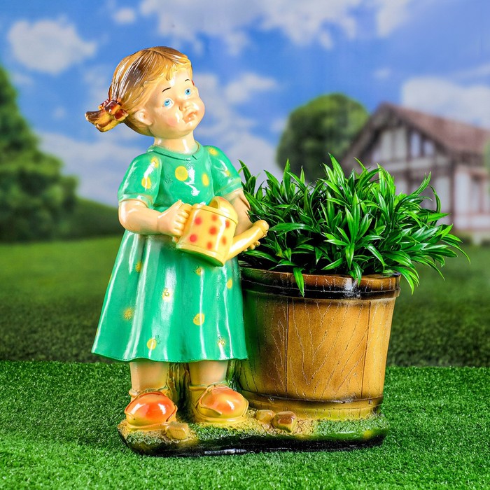 

Фигурное кашпо "Девочка с лейкой" 20х37х45см, Разноцветный