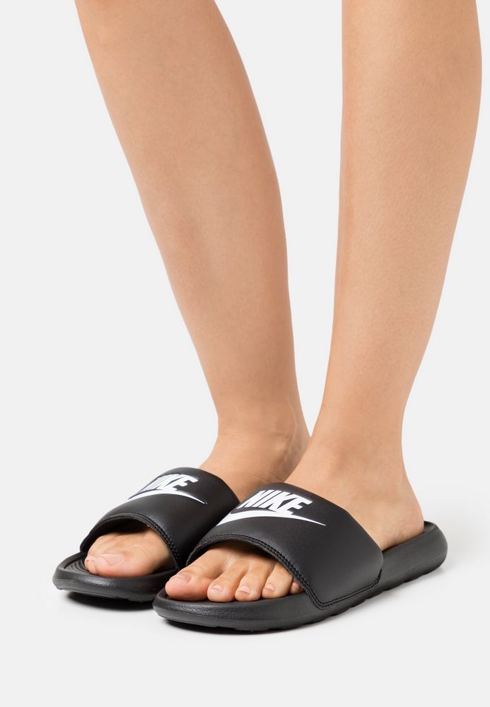 

Сланцы женские Nike NI111A0SE черные 42 EU, Черный, NI111A0SE
