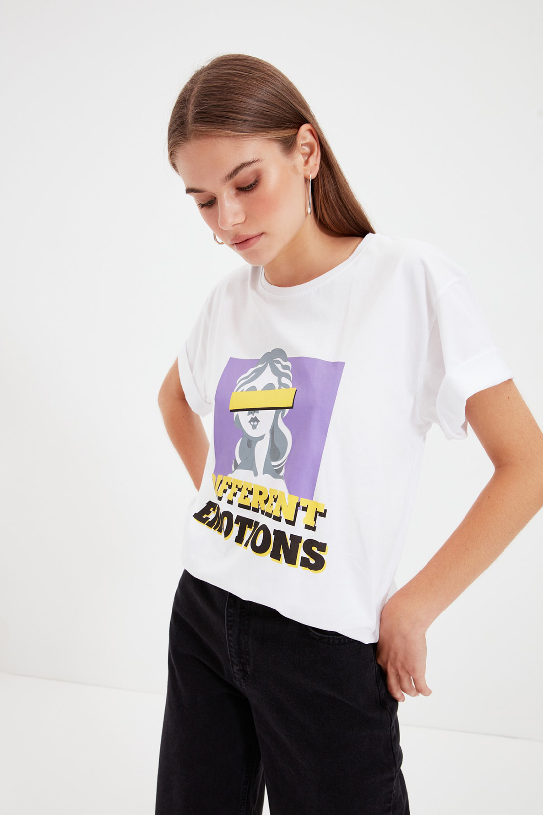 

Футболка женская Trendyol TWOSS21TS3923 белая S/M, TWOSS21TS3923