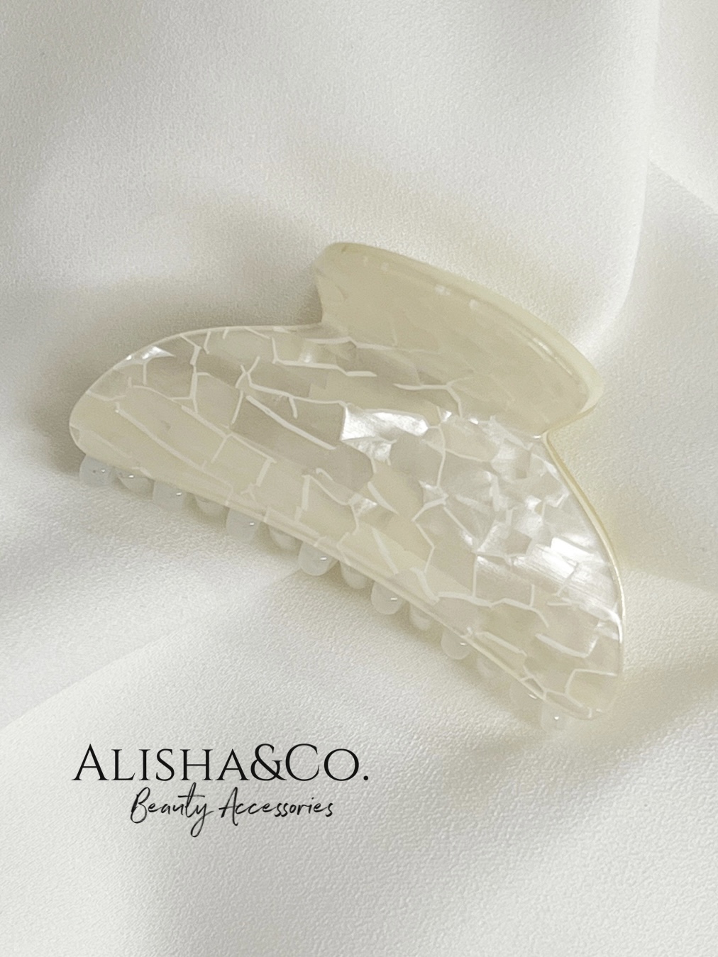 

Заколка-краб женская Alisha&Co. Small Shell pearl, 1 шт, Белый, Small Shell