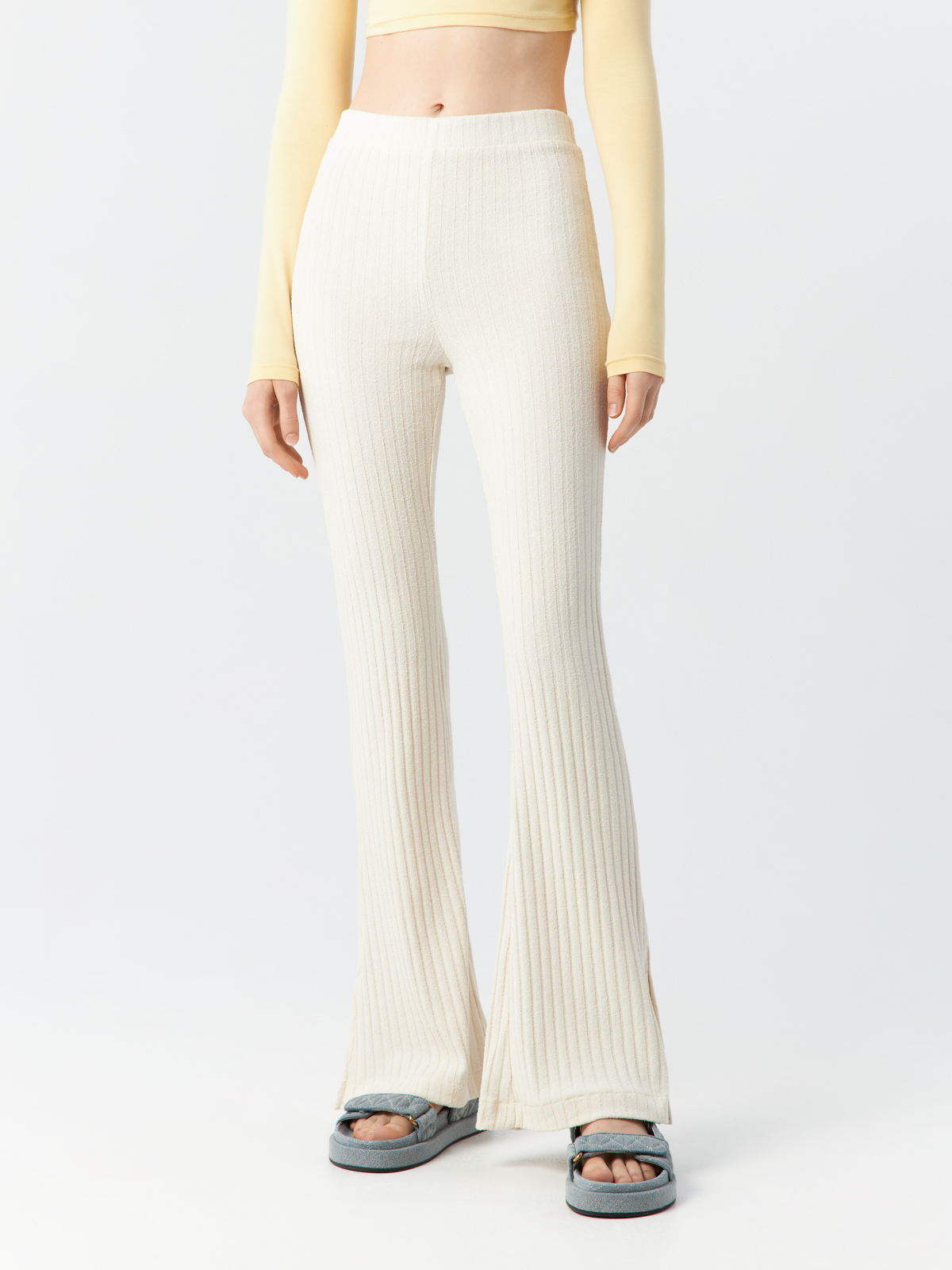 

Брюки женские H&M 1059036004 бежевые M, Бежевый, 1059036004