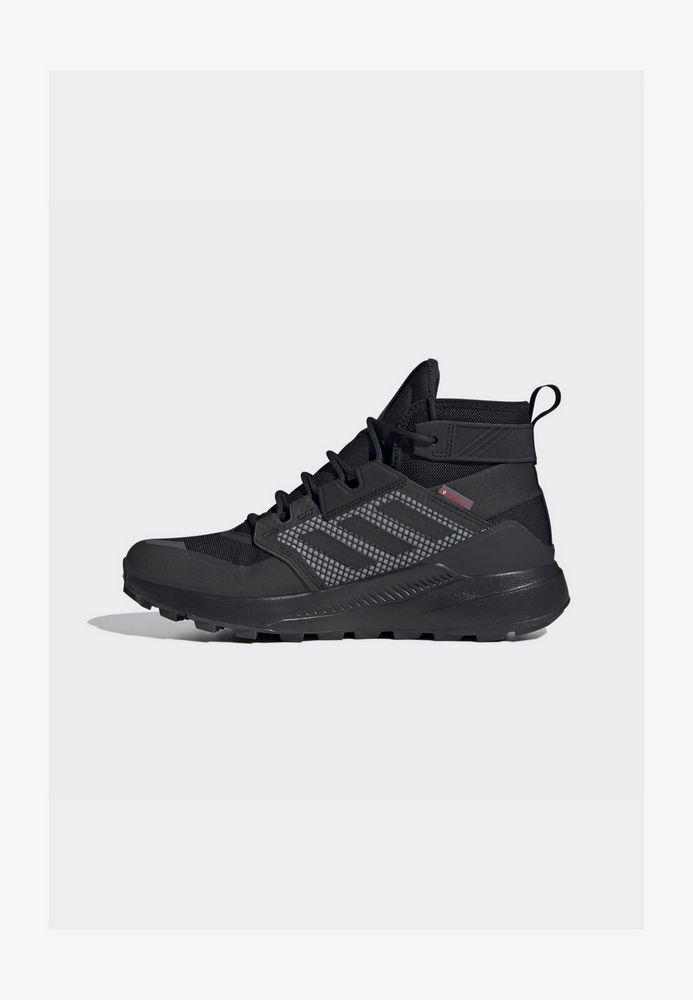 

Кроссовки женские Adidas Terrex AD542A4FV черные 41 1/3 EU, Черный, AD542A4FV