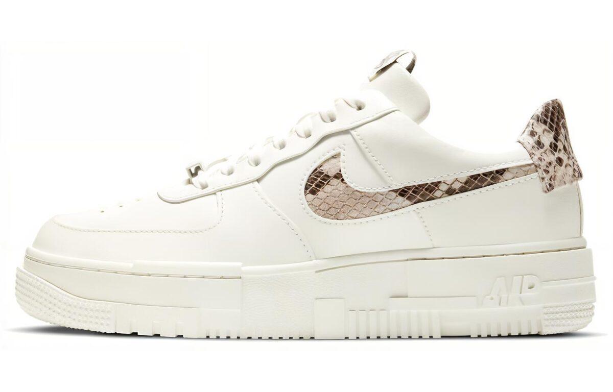 

Кеды унисекс Nike Air Force 1 Pixel SE Sail Snake белые 38.5 EU, Белый, Air Force 1 Pixel SE Sail Snake