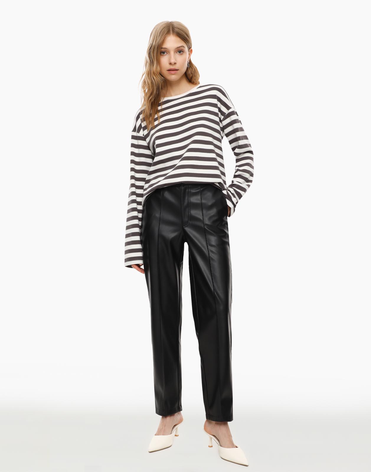 

Брюки женские Gloria Jeans GPT009347 черные XXS/158 (36-38), Черный, GPT009347