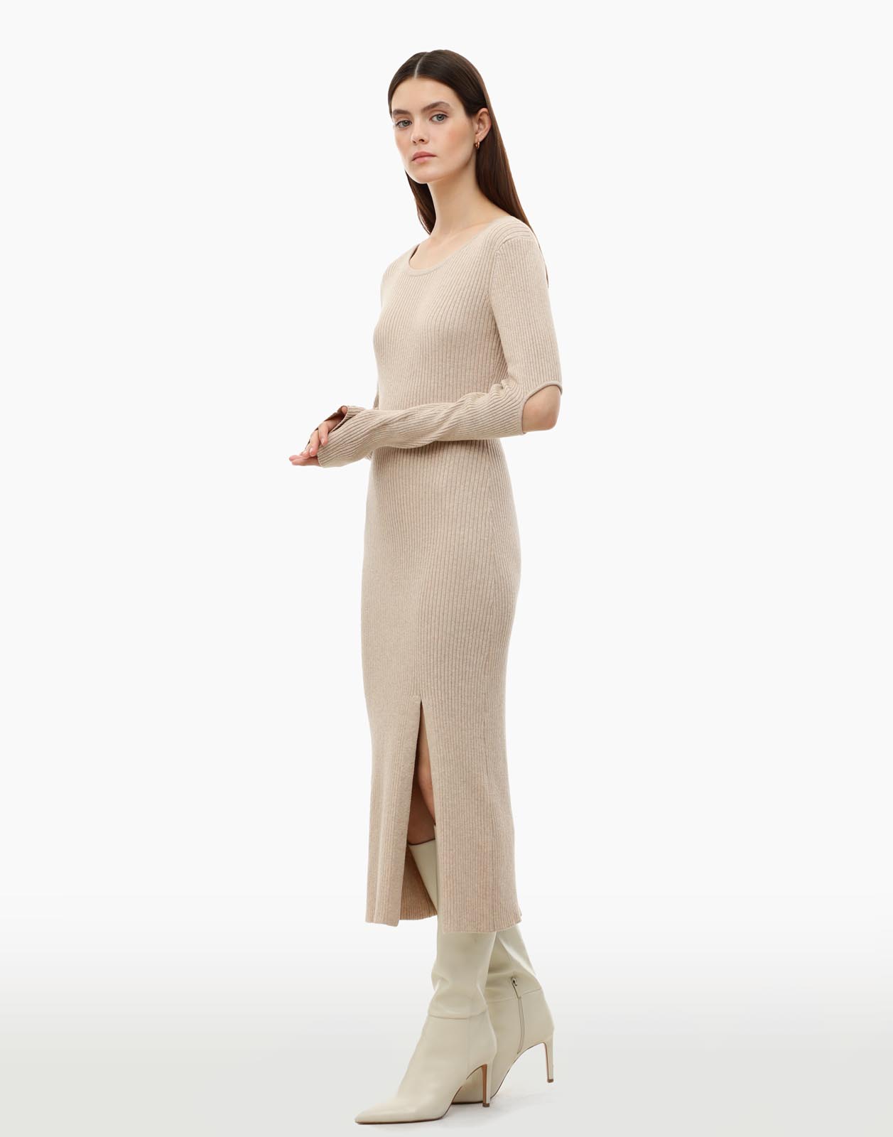 

Платье женское Gloria Jeans GDR027557 бежевое M (44-46), Бежевый, GDR027557