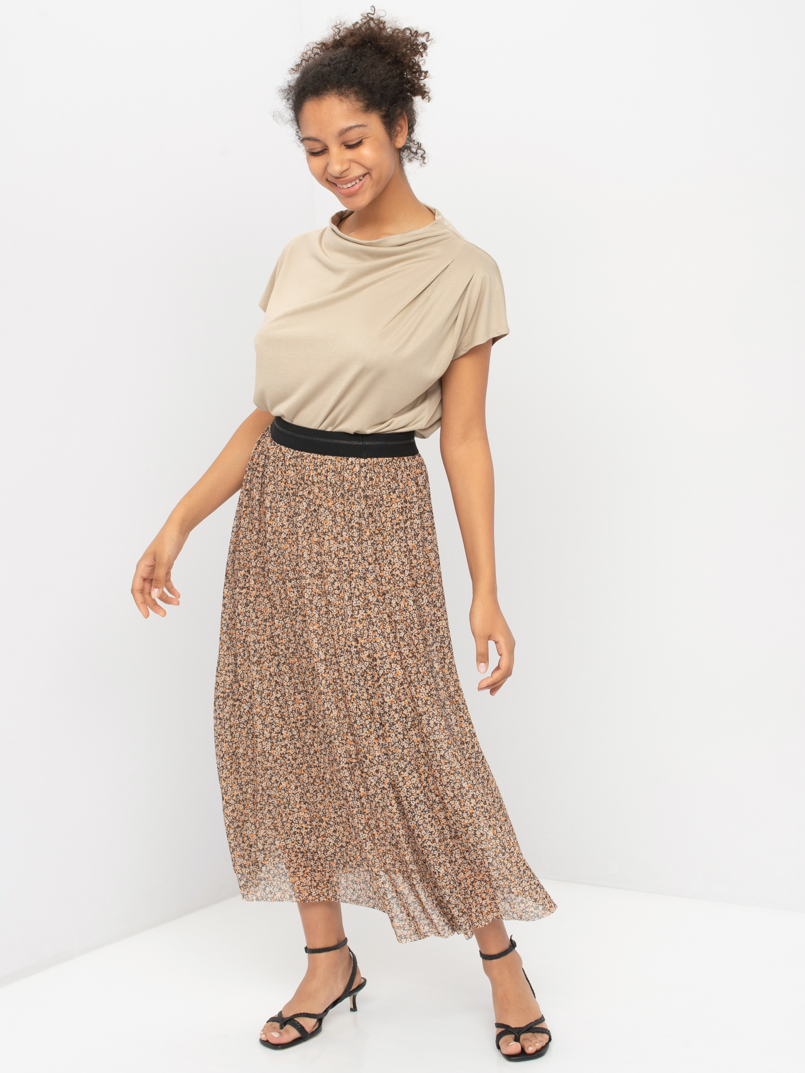 

Юбка женская TAIFUN by GERRY WEBER 211008-16340-1102 бежевая 40, 211008-16340-1102