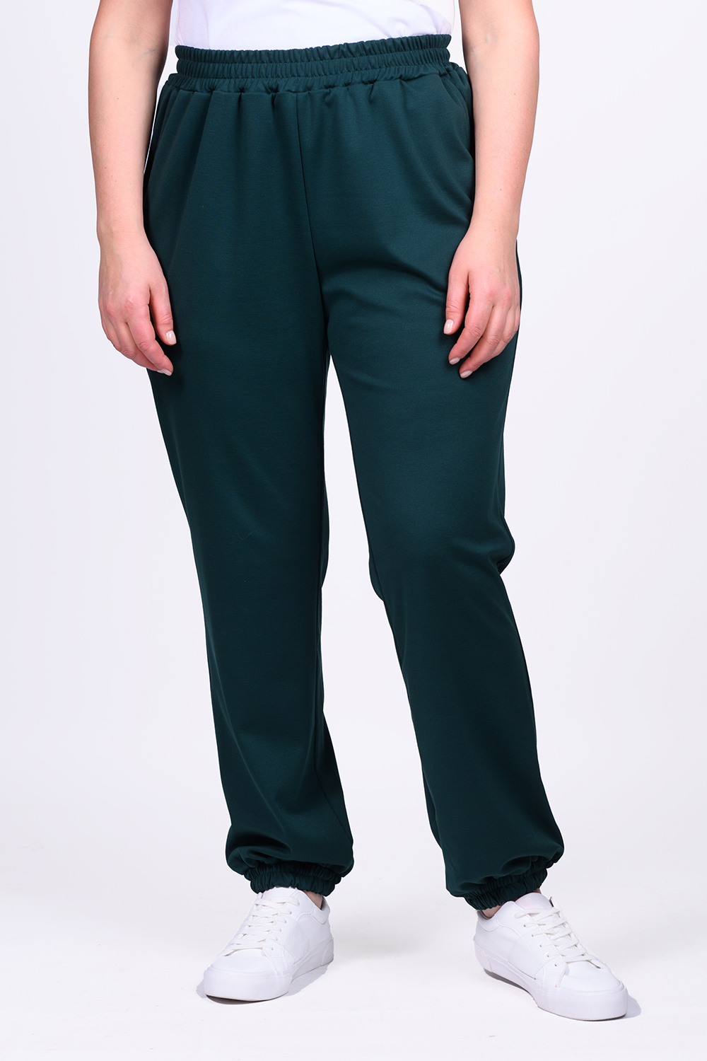 Спортивные брюки женские SVESTA P463 зеленые 62 RU