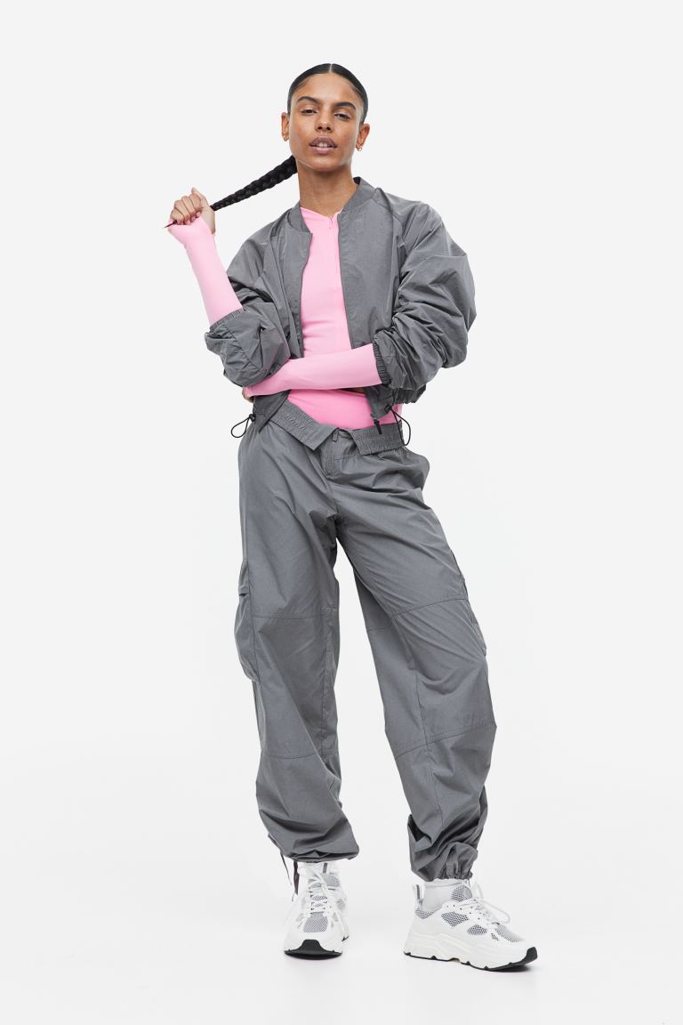 

Брюки женские H&M 1129964001 серые 2XL (доставка из-за рубежа), Серый, 1129964001