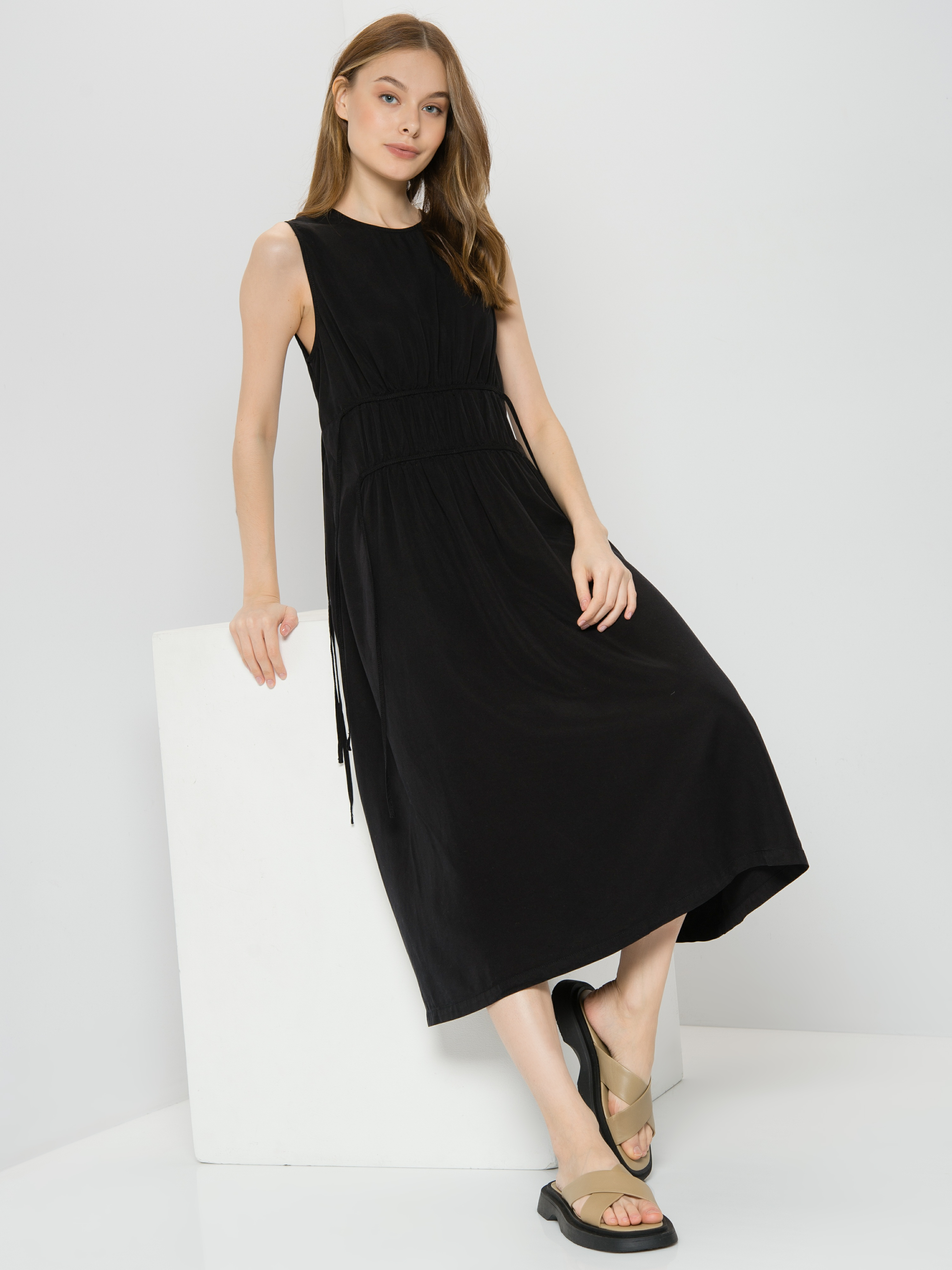 

Сарафан женский TAIFUN by GERRY WEBER 180014-11165-1100 черный 34, 180014-11165-1100