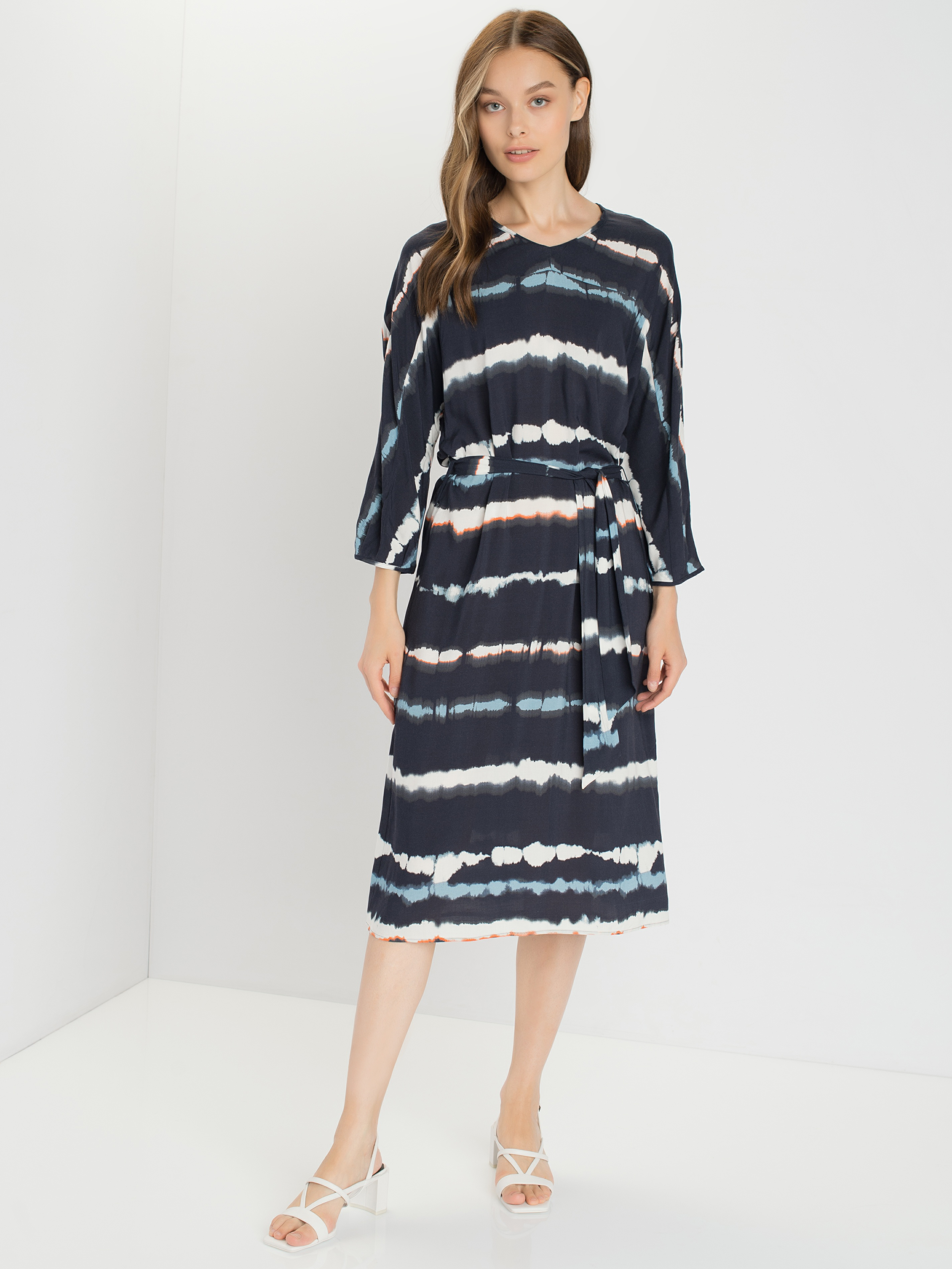

Платье женское TAIFUN by GERRY WEBER 180002-11004-8102 синее 40, 180002-11004-8102