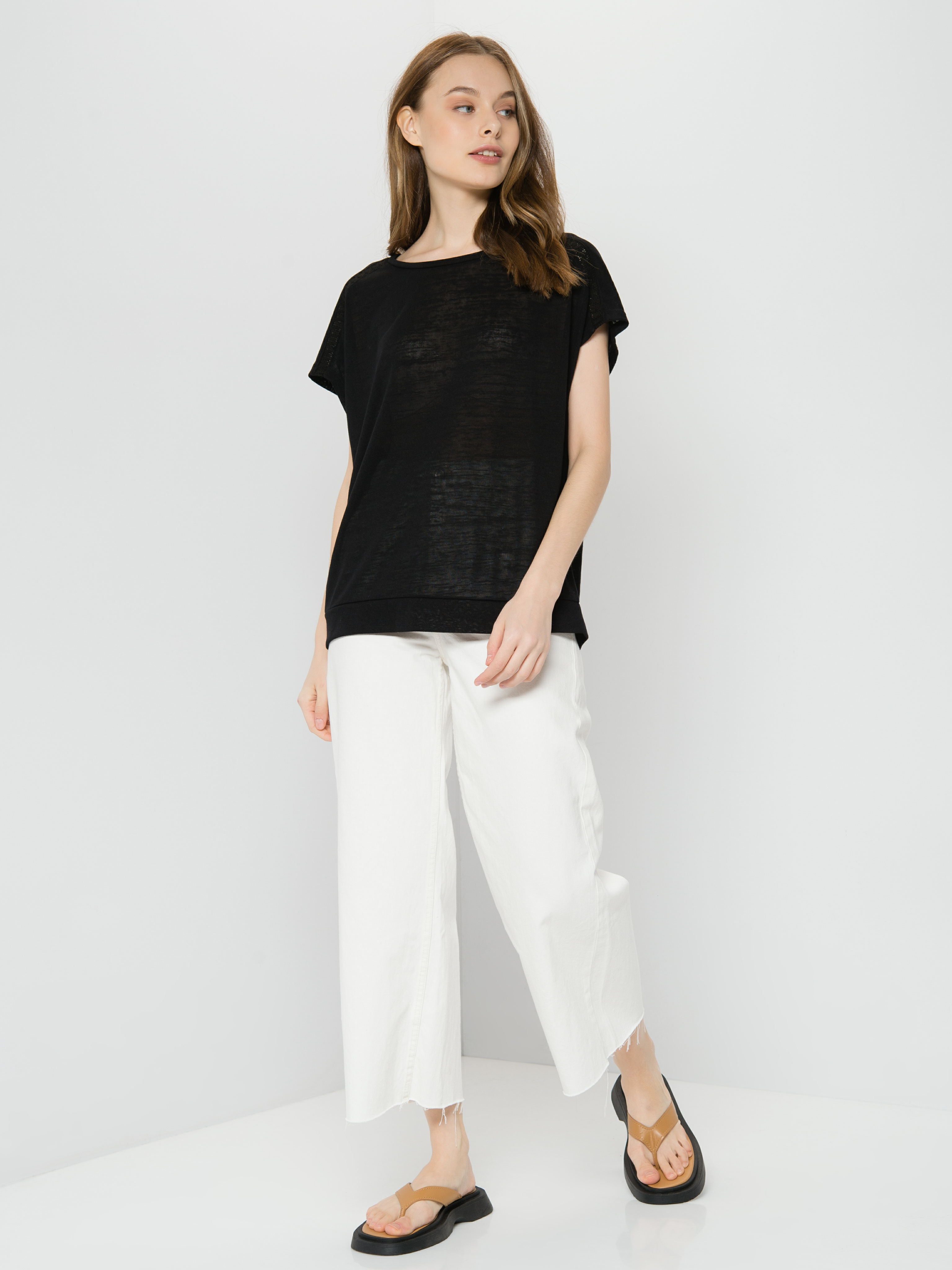 

Футболка женская TAIFUN by GERRY WEBER 171055-16224-1100 черная 38, 171055-16224-1100